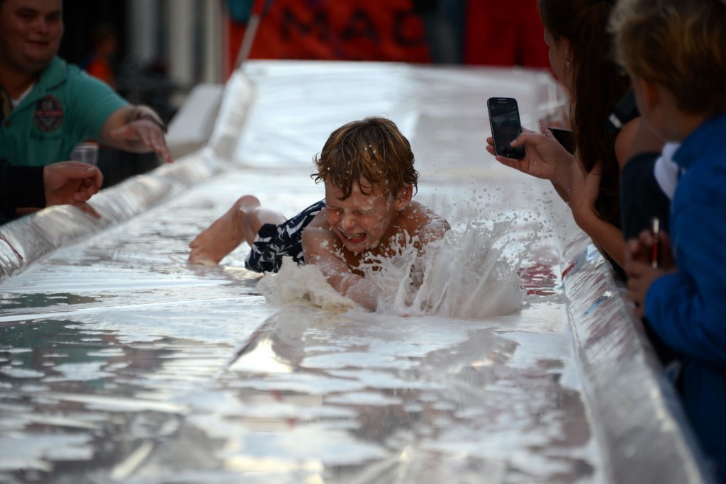 ../Images/Donderdag kermis 480.jpg